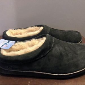 New with tags - My Perfect Pillow Men’s Suede and Sherpa Lined Slippers 12